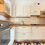 5 Minutes From Station With Parking