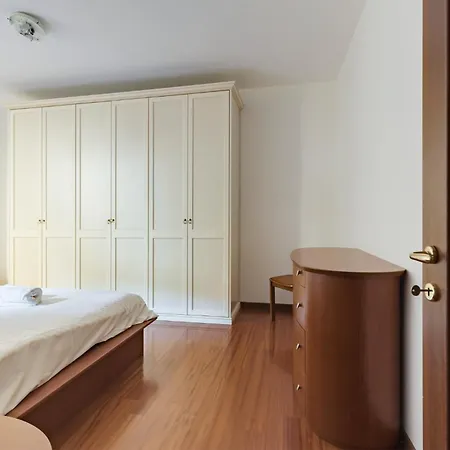 Apartamento 5 Minutes From Station With Parking *