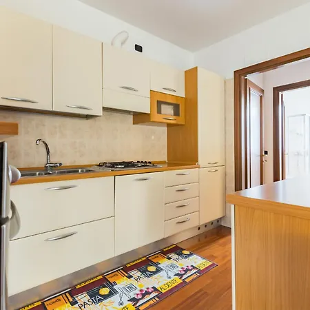 Apartamento 5 Minutes From Station With Parking