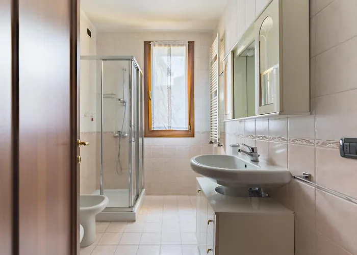 5 Minutes From Treviso Station With Parking Treviso