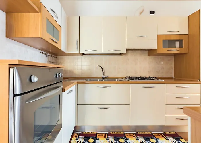 5 Minutes From Treviso Station With Parking