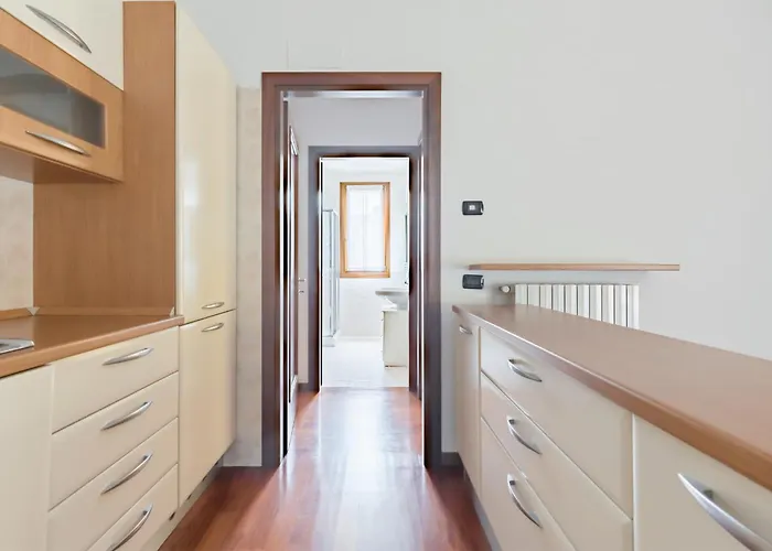 Apartment 5 Minutes From Treviso Station With Parking *