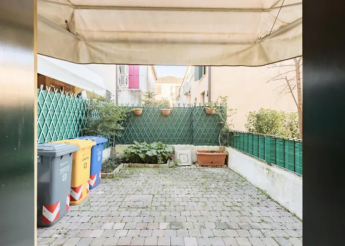 5 Minutes From Treviso Station With Parking *